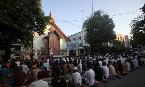 Rukun! Gereja Di Solo Tiadakan Ibadah Karena Halamannya Untuk Salat Id