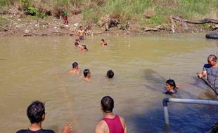 Dua Bocah Tenggelam saat Bermain di Sungai Cimanis