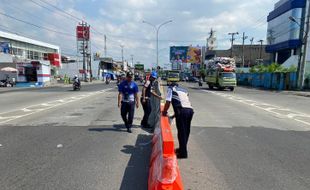 Bikin Mobil Ngguling, Flyover Palur Karanganyar Ditambah Water Barrier