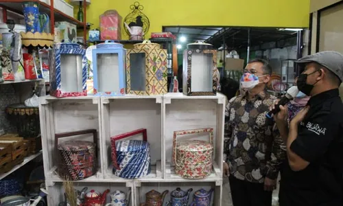 Tumbler hingga Teko Lukis Batik dari Klaten Jadi Suvenir G20