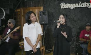 Full Senyum Sayang dari Maulana Ardiansyah dan Ochi Alvira Posisi 4