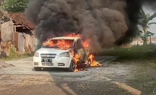 Mobil di Grobogan Terbakar, Pemilik Mengalami Luka Bakar