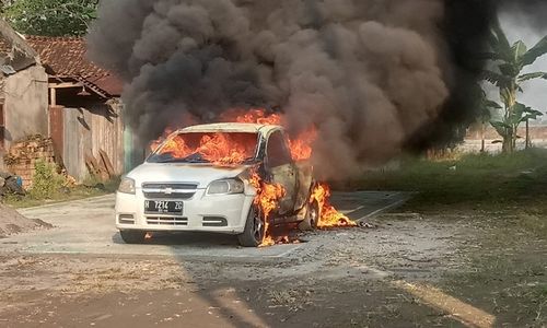 Mobil di Grobogan Terbakar, Pemilik Mengalami Luka Bakar