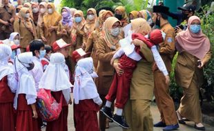 Pendidikan Nasional Tanpa Landasan Filsafat yang Kukuh