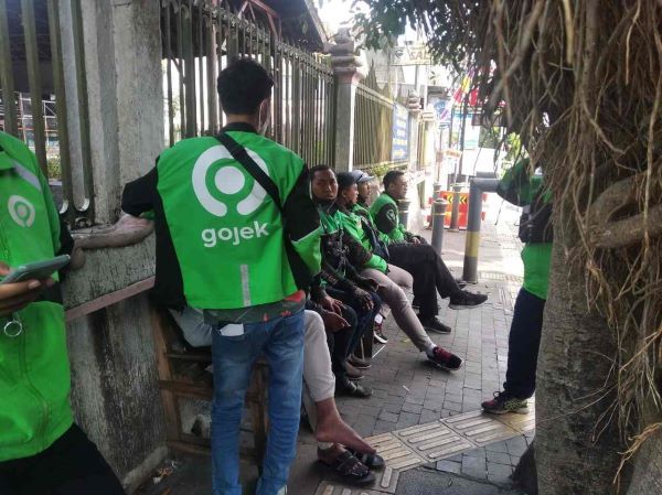 Mengajak Konsumen Memikirkan Nasib Pekerja Gig Transportasi