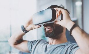 Benarkah Perangkat Virtual Reality Berbahaya untuk Mata Penggunanya