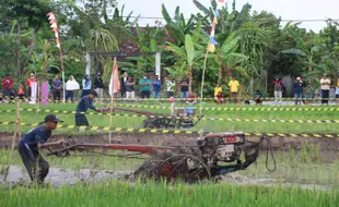 Jangan Malu Jadi Petani! Pesan Mendalam Dibalik Balap Traktor di Klaten