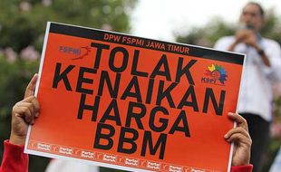 2.000 Buruh Kepung Gedung DPR Tolak Kenaikan Harga BBM