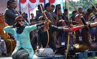 Lestarikan Budaya, Ratusan Pemanah Ikuti Lomba Jemparingan di Solo