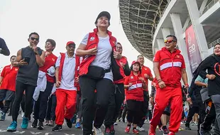 Puan dan Hasto Pimpin Jogging Bersama PDIP di GBK Jakarta Rayakan HUT ke-77 RI