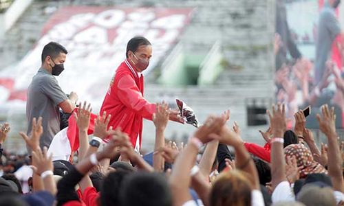 Relawan Sapu Lidi Surabaya Gelar Konser Satu Komando, Dukung Kebijakan Jokowi