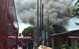 Kebakaran Melanda Gudang Rosok di Kebakkramat, Begini Kondisinya