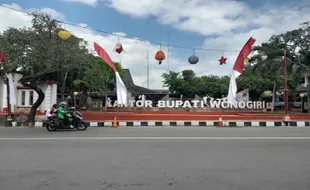 Asale Nama Wonogiri, Pemberian Sunan Giri saat Mencari Kayu Jati