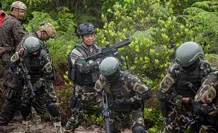 Panglima TNI Ikuti Latihan Pendaratan Bersama Marinir TNI AL dan AS