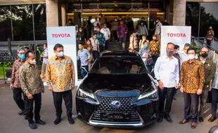 Diterima Airlangga, 143 Mobil Listrik Lexus Jadi Kendaraan Resmi KTT G20