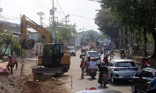 Hati-Hati! Jl Juanda Solo Menyempit, Proyek Peningkatan Jalan Dimulai