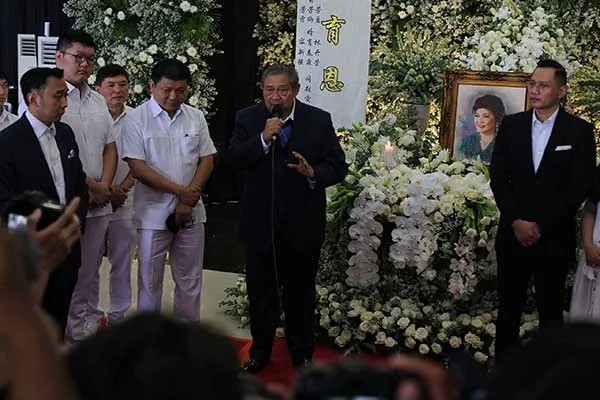 Qora erkak sikish ayol porno