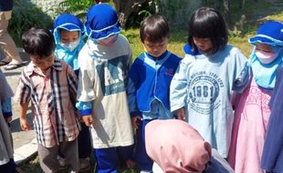 Seru, Anak-anak KB dan TK Alam Muhammadiyah Surya Mentari Berkebun