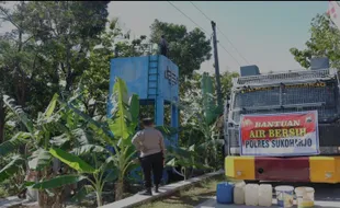 Bantu Air Bersih di Bulu, Polres Sukoharjo Gunakan Mobil Water Canon