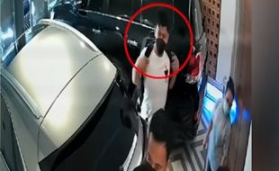 Detik Terakhir Brigadir J di Rumah Ferdy Sambo: Pakai Kaus Putih & Jins