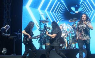 2 Jam Tanpa Jeda Hipnotis Ribuan Fans, Dream Theater: Thank You Solo!