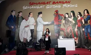 Asyik, Ada Gambar Soekarno-Jokowi & Super Hero di Dinding FO Manahan Solo