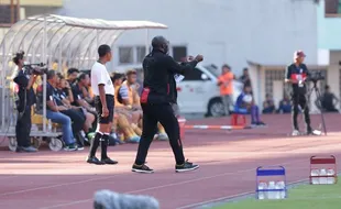 Persis Solo Raih 3 Poin, Jacksen: Saya Bersyukur Hari Ini Kota Solo Full Senyum