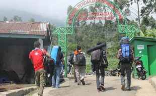 Ada Belasan Jalur Pendakian Gunung Slamet, Ini yang Paling Recommended