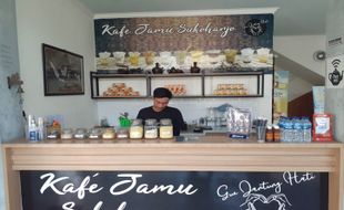 Mau Minum Jamu tapi Gak Pahit? Yuk, Mampir ke Kafe Jamu di Nguter Sukoharjo