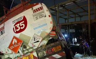 Kronologi Kecelakaan Truk Tangki Pertamina di Semarang