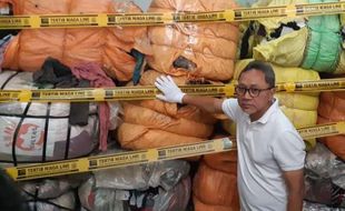 Masuk Lewat Jalur Tikus, Baju Bekas Impor Rp9 Miliar Dibakar Mendag