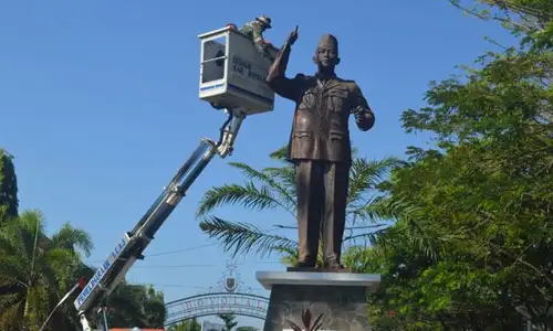 Merti Bangsa kanggo Ngelingi Yasane Pahlawan