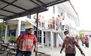 Anggota PDIP Blusukan ke Sekolah Sosialisasikan PIP & KIP Kuliah, Ini Tujuannya