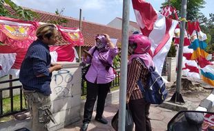 Penjual Bendera di Salatiga Mulai Marak, Omzet Capai Rp2 Juta per Hari