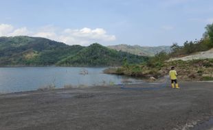 Jalan Lingkar Waduk Pidekso Wonogiri Sempat Terendam, Warga Menilai Wajar