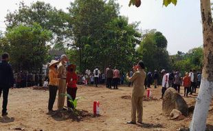 Momen Lucu Bupati Boyolali dan Ganjar di Tengah Kunjungan Presiden