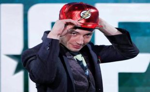 Ezra Miller Hadapi Dakwaan Kasus Pencurian, Begini Kronologinya