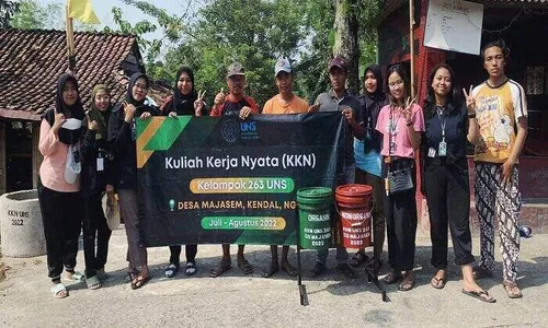 Kelompok 263 KKN UNS Solo Tata Lingkungan Dusun Jatisari Ngawi