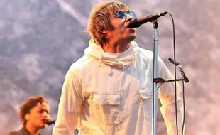 Sandiaga Uno Unggah Ulang Foto Liam Gallagher di Bali