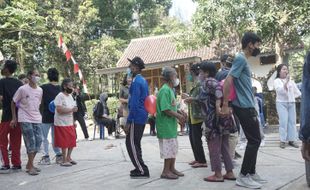 Tawa Lansia Panti Wreda di Salatiga Bermain Bersama 193 Mahasiswa Baru UKSW