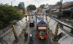 Viaduk Gilingan Solo Diperbaiki, Warga Curhat Pusingnya Cari Jalan