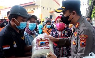 Sikapi Kenaikan Harga BBM, Polisi dan Mahasiswa di Grobogan Gelar Aksi