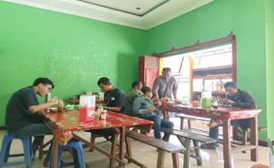 Meski Sederhana, Warung Rica-Rica Mentok Pak Yho Kartasura Jujukan Para Pejabat