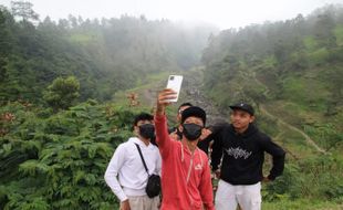 Wisata Kali Talang Klaten, Spot Terbaik Nikmati Puncak Merapi dari Jarak Dekat