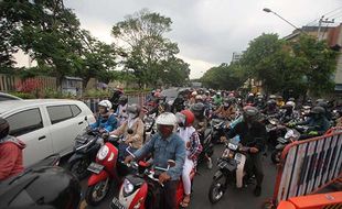 Hari Kedua MRLL Jembatan Jurug C, Begini Antrean Kendaraan di Jam Pulang Kerja