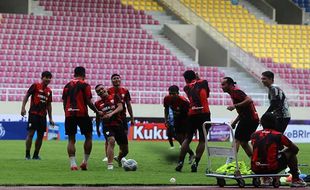 Latihan Skuad Persis Solo & Bali United Jelang Pertandingan Liga 1 di Manahan