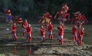 Semarak Kirab Budaya Merti Desa dan Larung Sukerta Mojosongo Solo