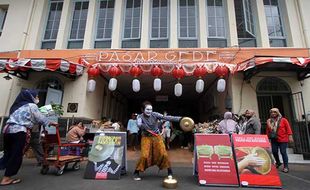 Pertunjukan Pantomin di Pasar Gede Solo, Kampanyekan Pelestarian Gamelan