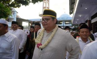 Bertemu Airlangga, Pengasuh Pesantren Zainul Hasan: Golkar Keluarga Besar Kami