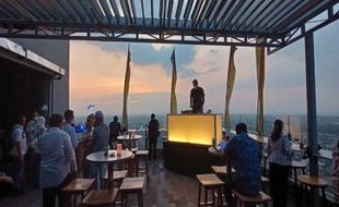 Apero Sunset Hotel Alila Solo, Sensasi Menikmati Senja dari Ketinggian